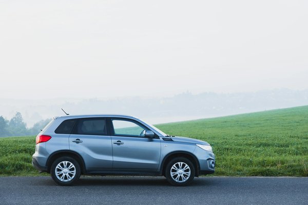 Come migliorare la visibilità: tecniche efficaci per la pulizia dei fari dell'auto